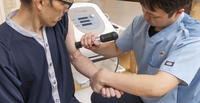 ショックウェーブによる治療の様子